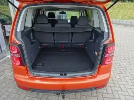 Volkswagen Touran 1.6 United, Klima AHK Navi SHZ Tempomat