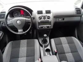 Volkswagen Touran 1.6 United, Klima AHK Navi SHZ Tempomat