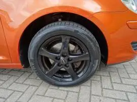 Volkswagen Touran 1.6 United, Klima AHK Navi SHZ Tempomat